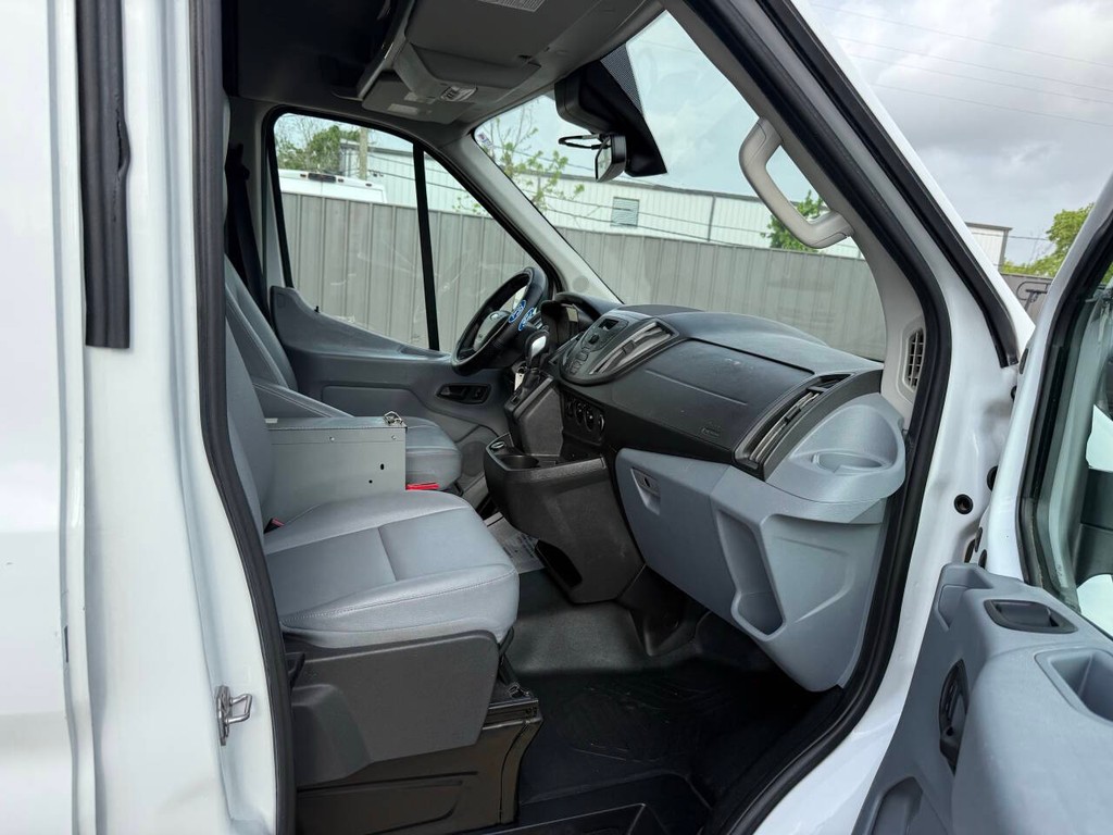 Ford Transit Van Vehicle Full-screen Gallery Image 10