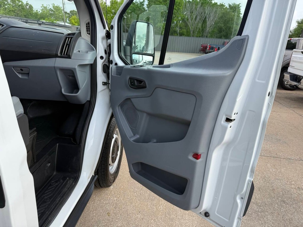 Ford Transit Van Vehicle Full-screen Gallery Image 11