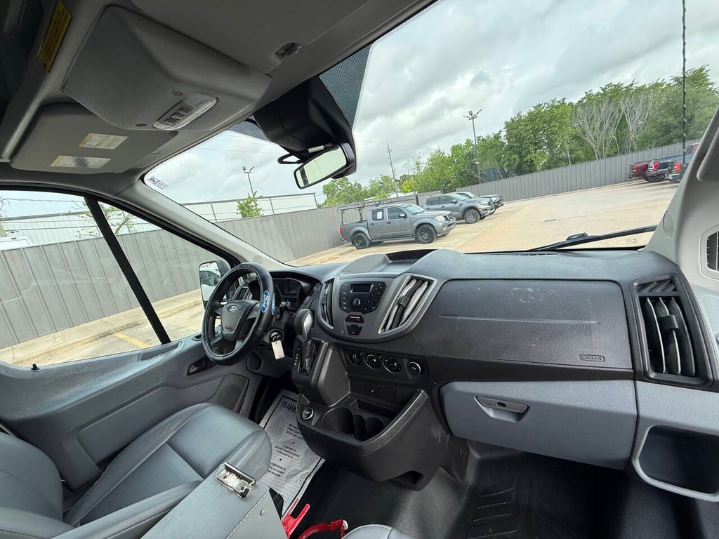 Ford Transit Van Vehicle Full-screen Gallery Image 13