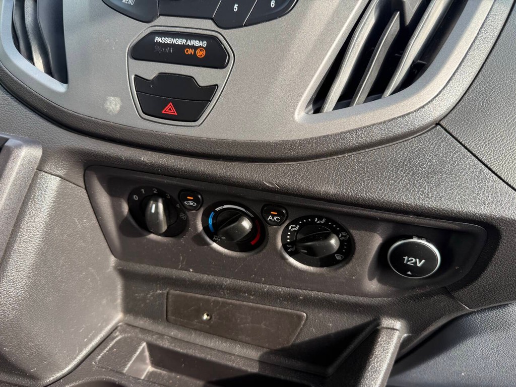 Ford Transit Van Vehicle Full-screen Gallery Image 20