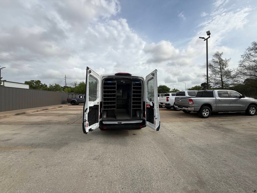 Ford Transit Van Vehicle Full-screen Gallery Image 33