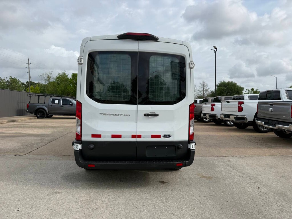 Ford Transit Van Vehicle Full-screen Gallery Image 34