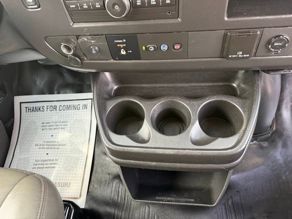 Chevrolet Express Cargo Van Vehicle Full-screen Gallery Image 22