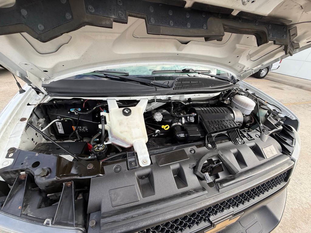 Chevrolet Express Cargo Van Vehicle Full-screen Gallery Image 29