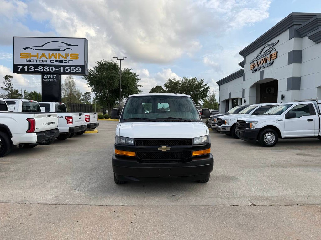 Chevrolet Express Cargo Van Vehicle Full-screen Gallery Image 34