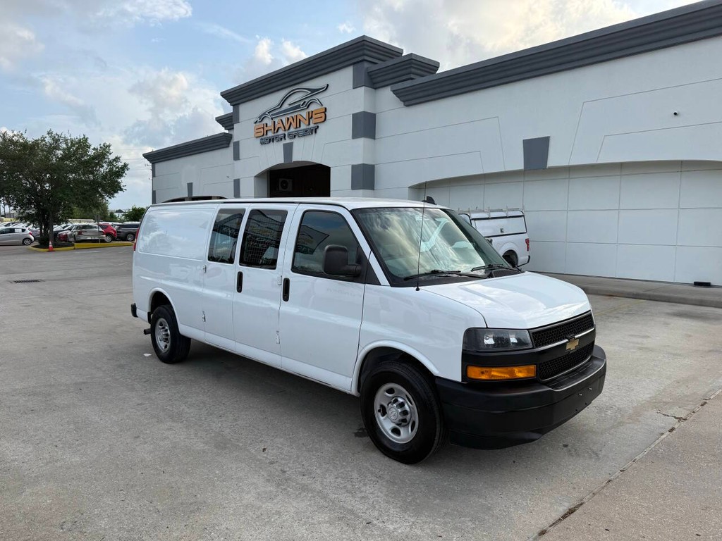 Chevrolet Express Cargo Van Vehicle Full-screen Gallery Image 36
