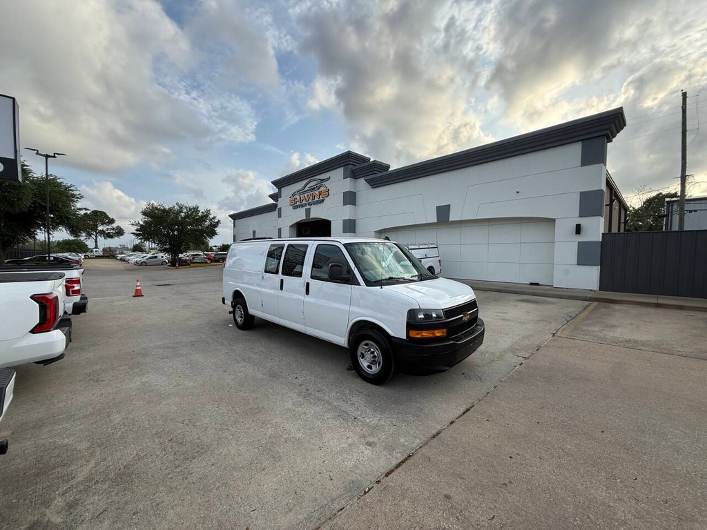 Chevrolet Express Cargo Van Vehicle Full-screen Gallery Image 38