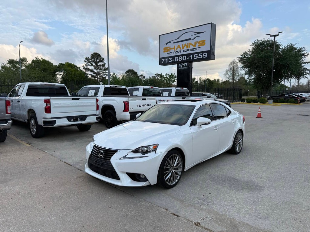 Lexus IS 200t Vehicle Full-screen Gallery Image 03