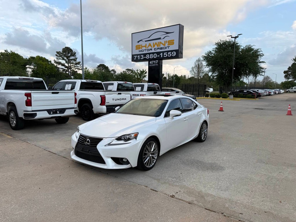 Lexus IS 200t Vehicle Full-screen Gallery Image 44