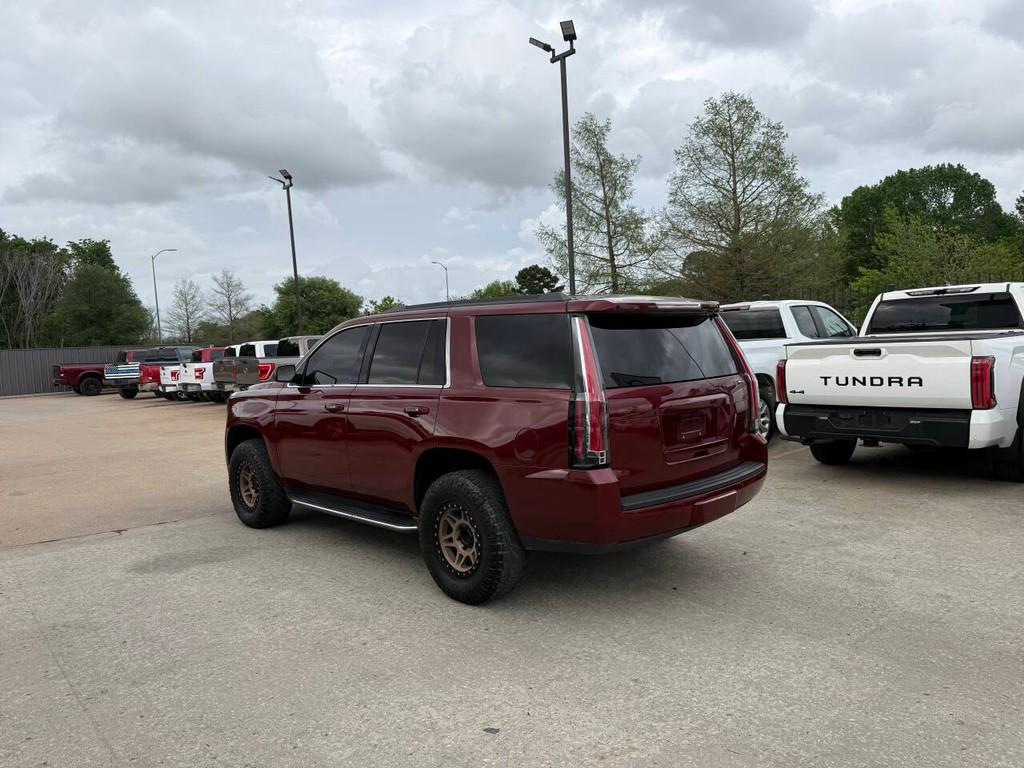 GMC Yukon Vehicle Full-screen Gallery Image 04