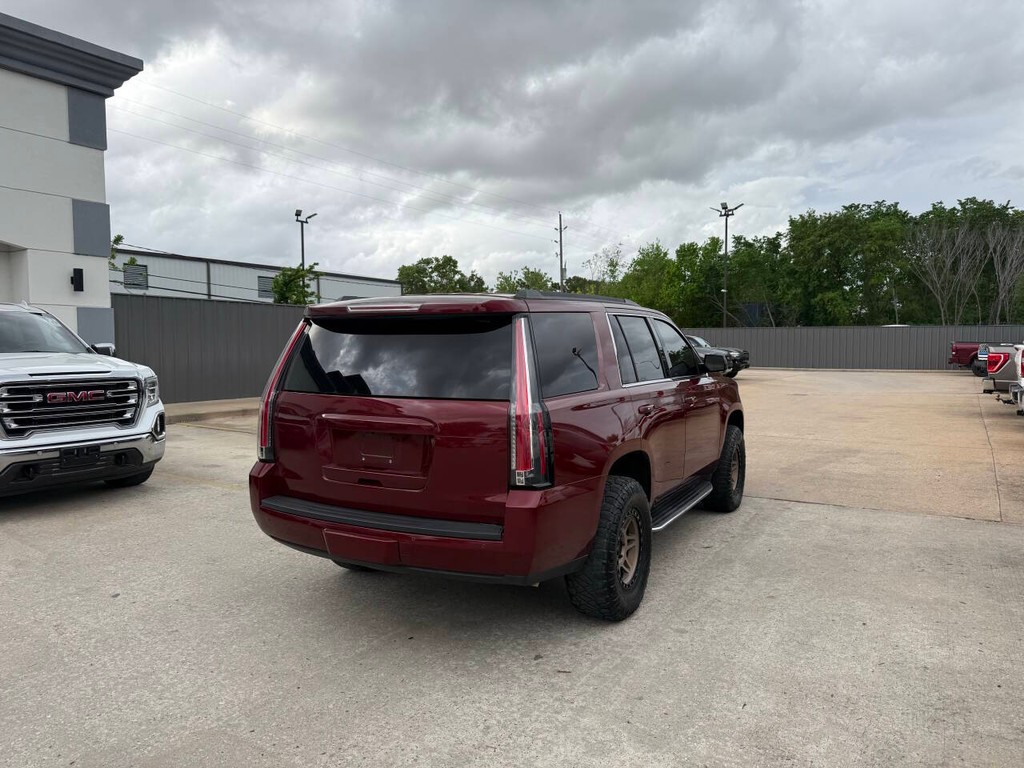 GMC Yukon Vehicle Full-screen Gallery Image 05