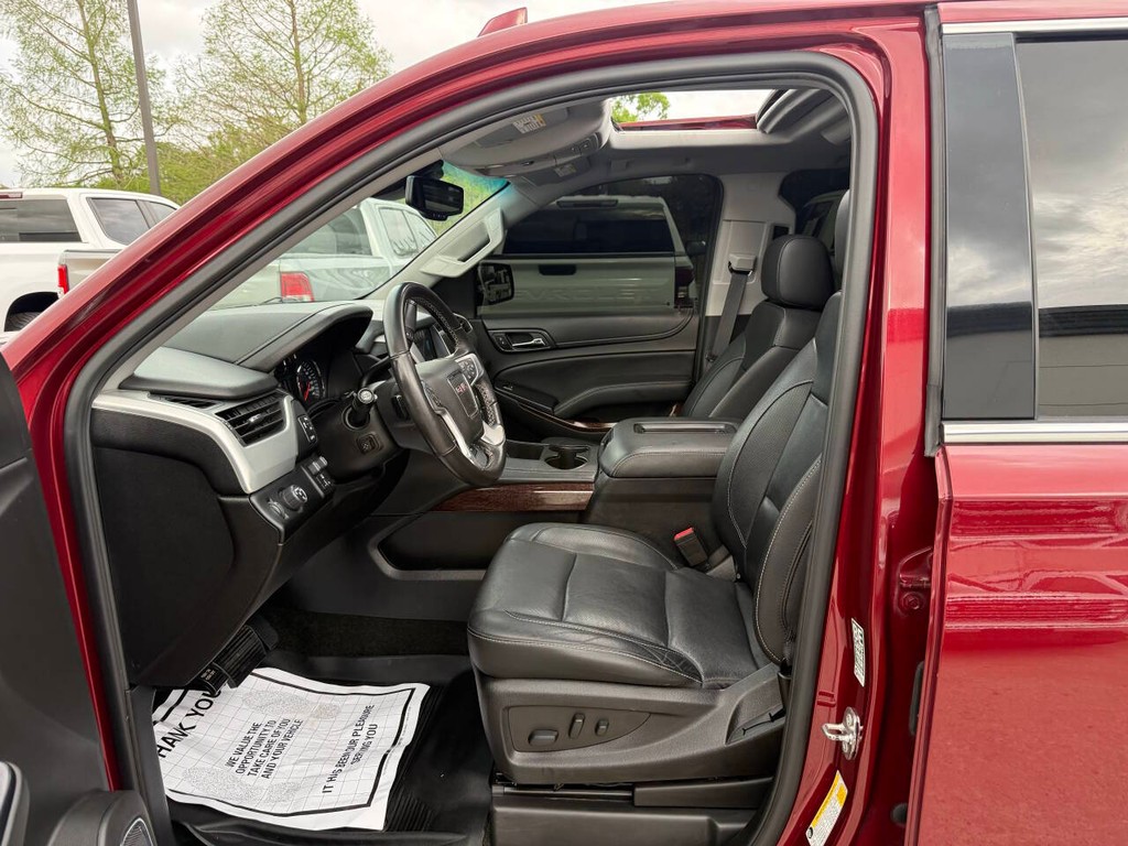 GMC Yukon Vehicle Full-screen Gallery Image 07