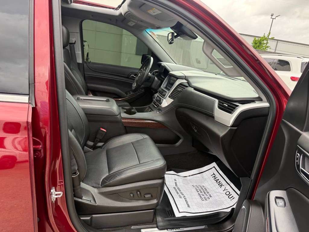 GMC Yukon Vehicle Full-screen Gallery Image 10