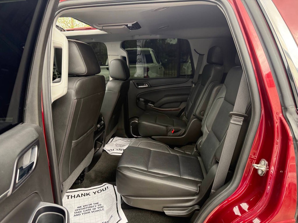 GMC Yukon Vehicle Full-screen Gallery Image 13