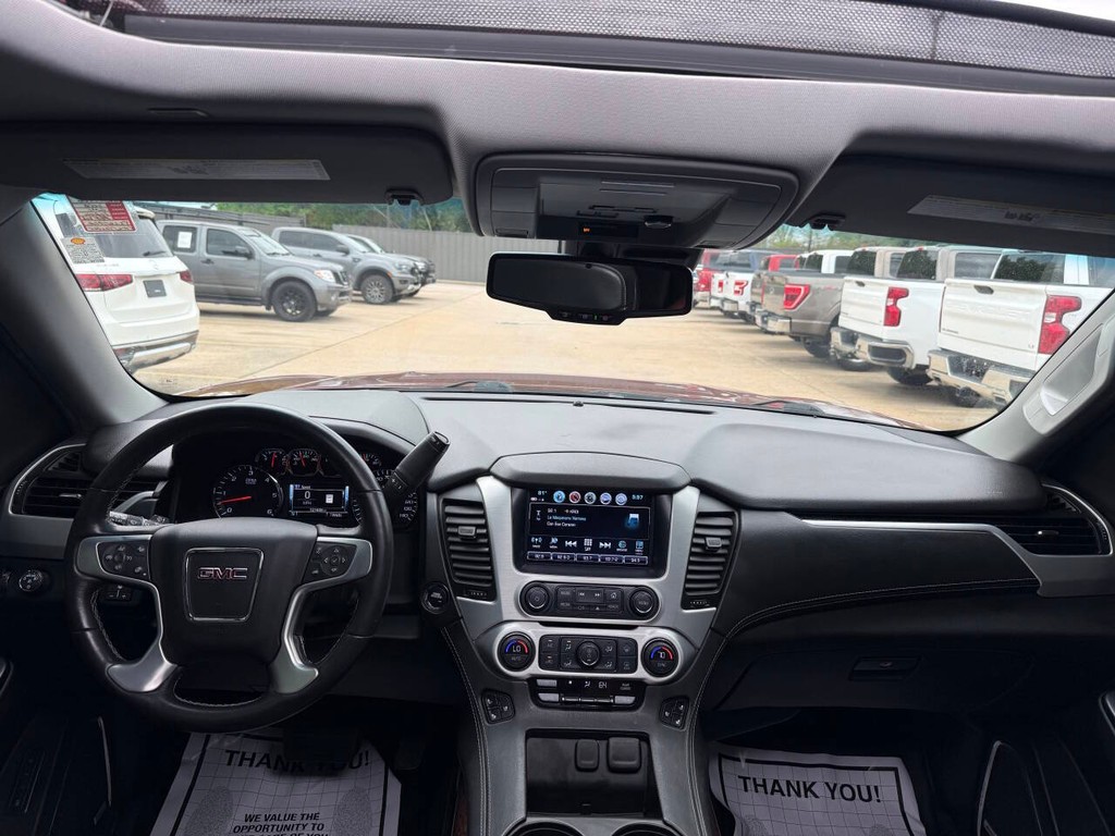GMC Yukon Vehicle Full-screen Gallery Image 19