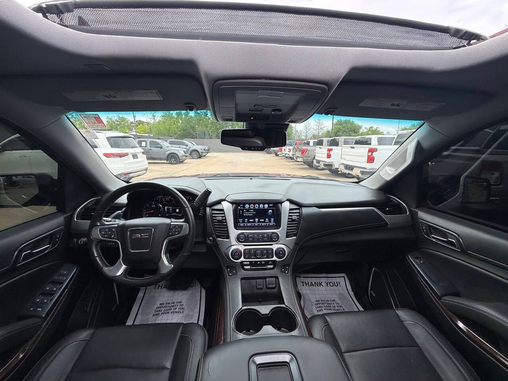 GMC Yukon Vehicle Full-screen Gallery Image 20