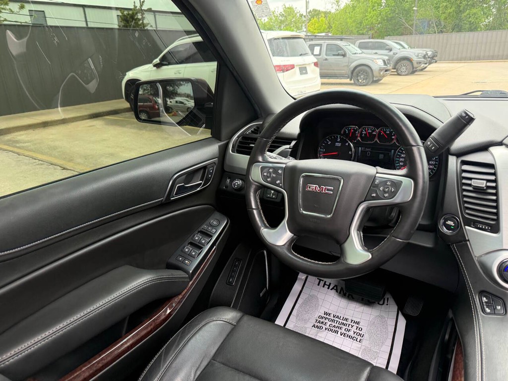 GMC Yukon Vehicle Full-screen Gallery Image 21