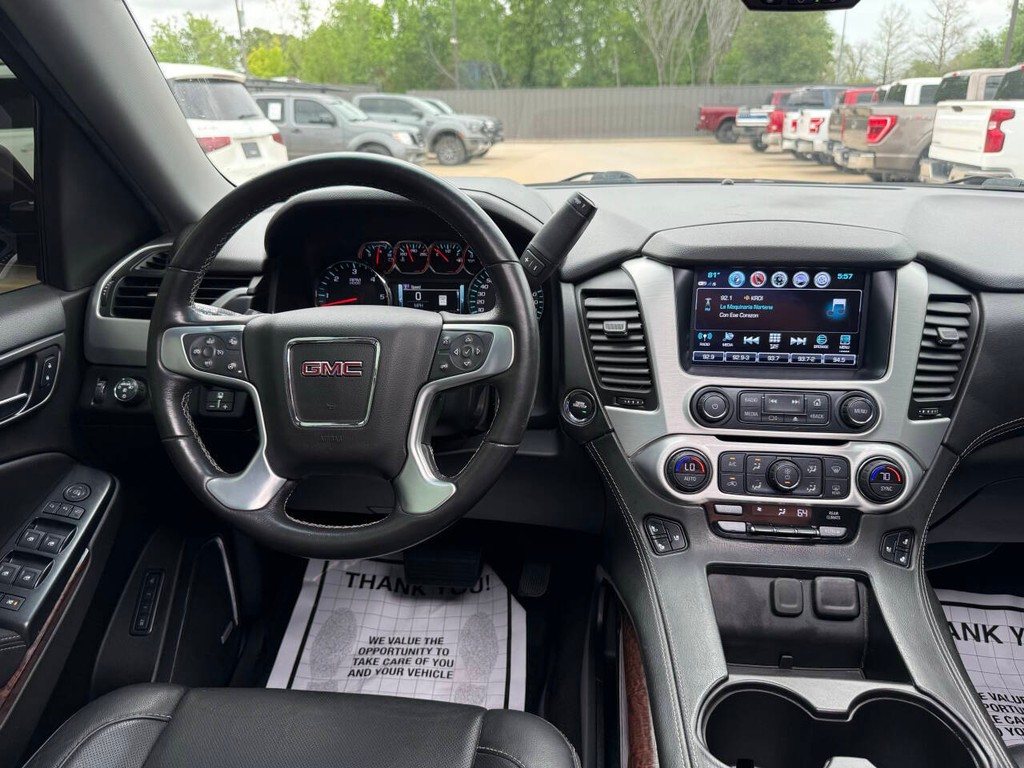 GMC Yukon Vehicle Full-screen Gallery Image 23