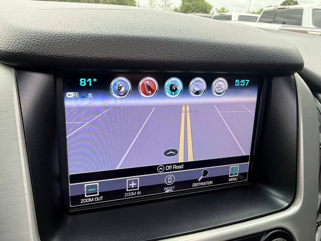 GMC Yukon Vehicle Full-screen Gallery Image 27