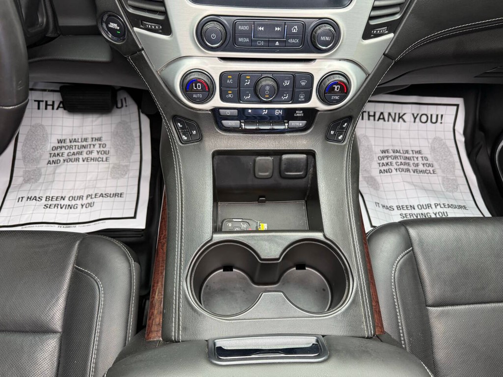 GMC Yukon Vehicle Full-screen Gallery Image 30