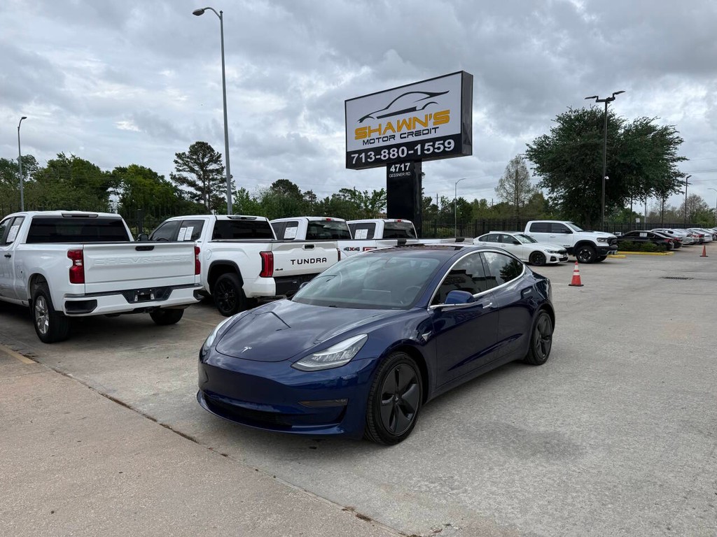 Tesla Model 3 Vehicle Full-screen Gallery Image 03