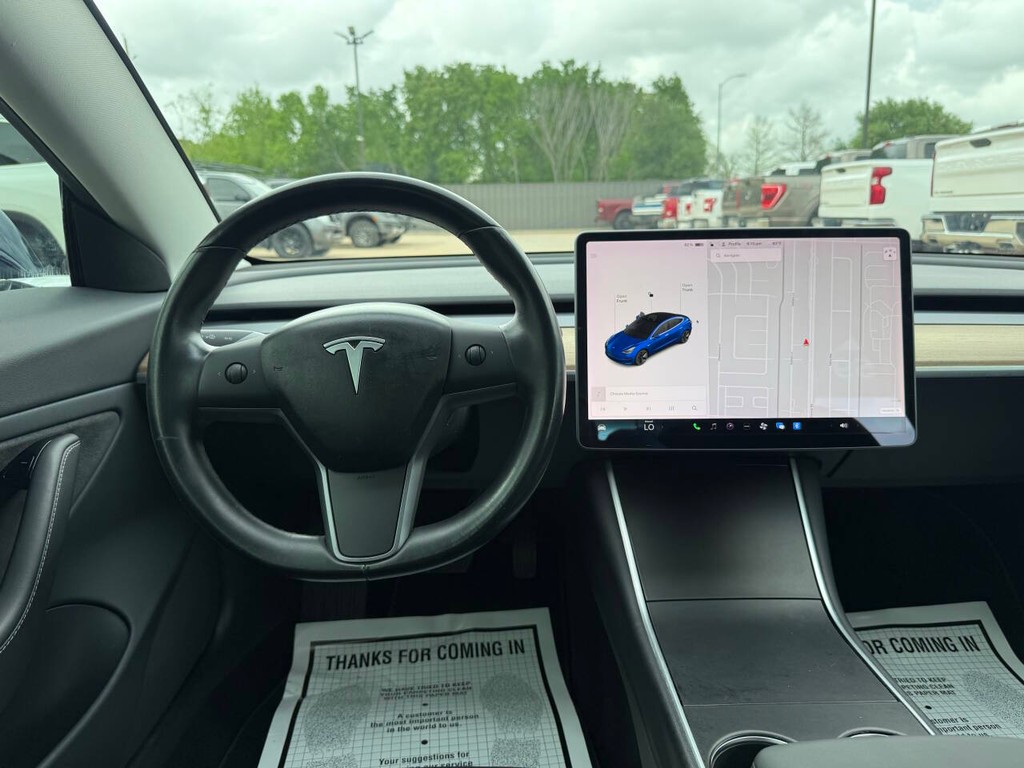 Tesla Model 3 Vehicle Full-screen Gallery Image 21