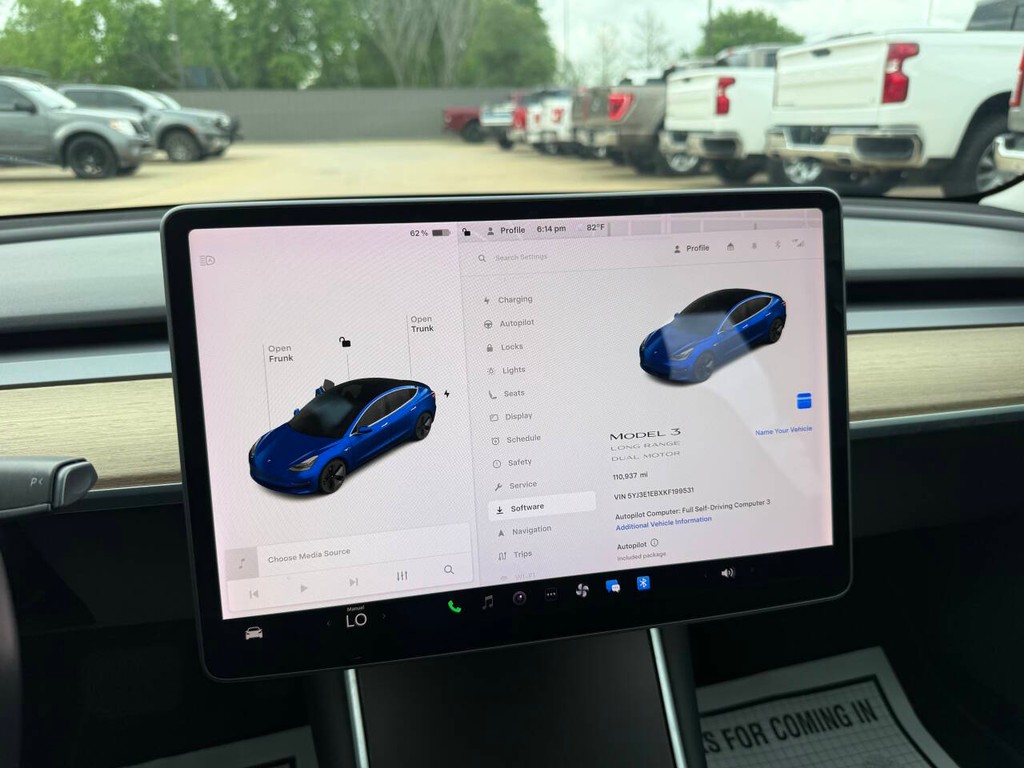 Tesla Model 3 Vehicle Full-screen Gallery Image 27