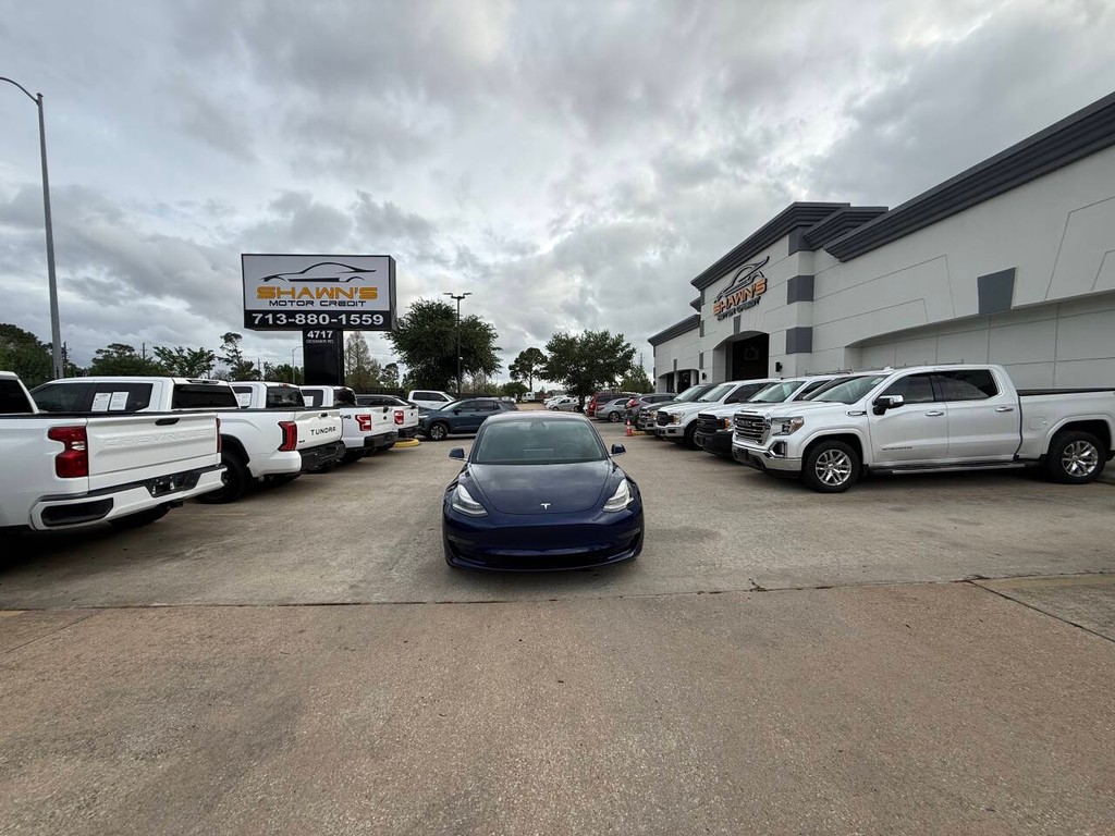 Tesla Model 3 Vehicle Full-screen Gallery Image 39