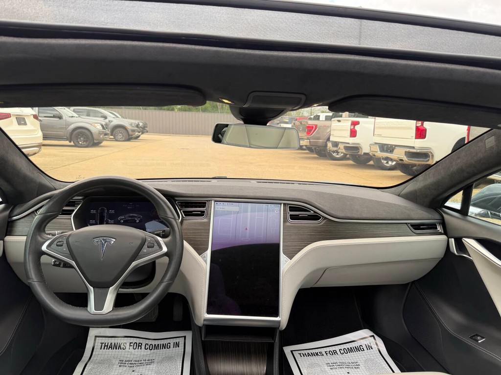 Tesla Model S Vehicle Full-screen Gallery Image 17