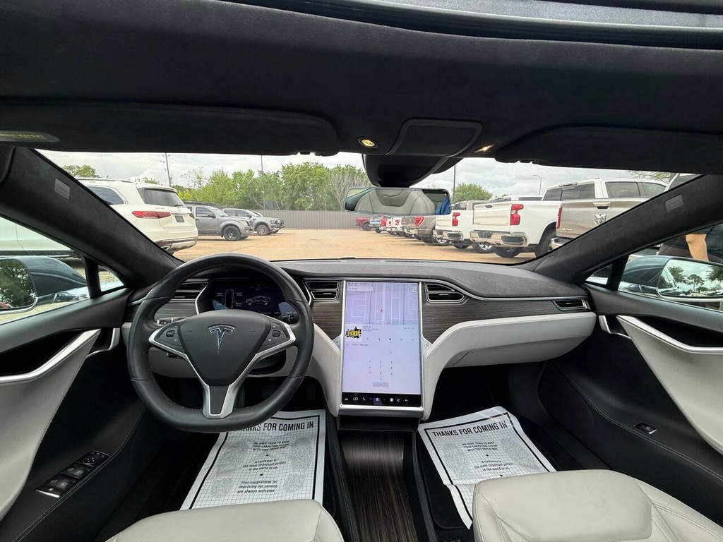 Tesla Model S Vehicle Full-screen Gallery Image 18