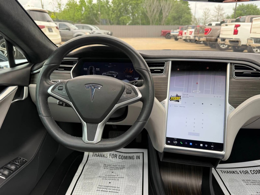 Tesla Model S Vehicle Full-screen Gallery Image 19