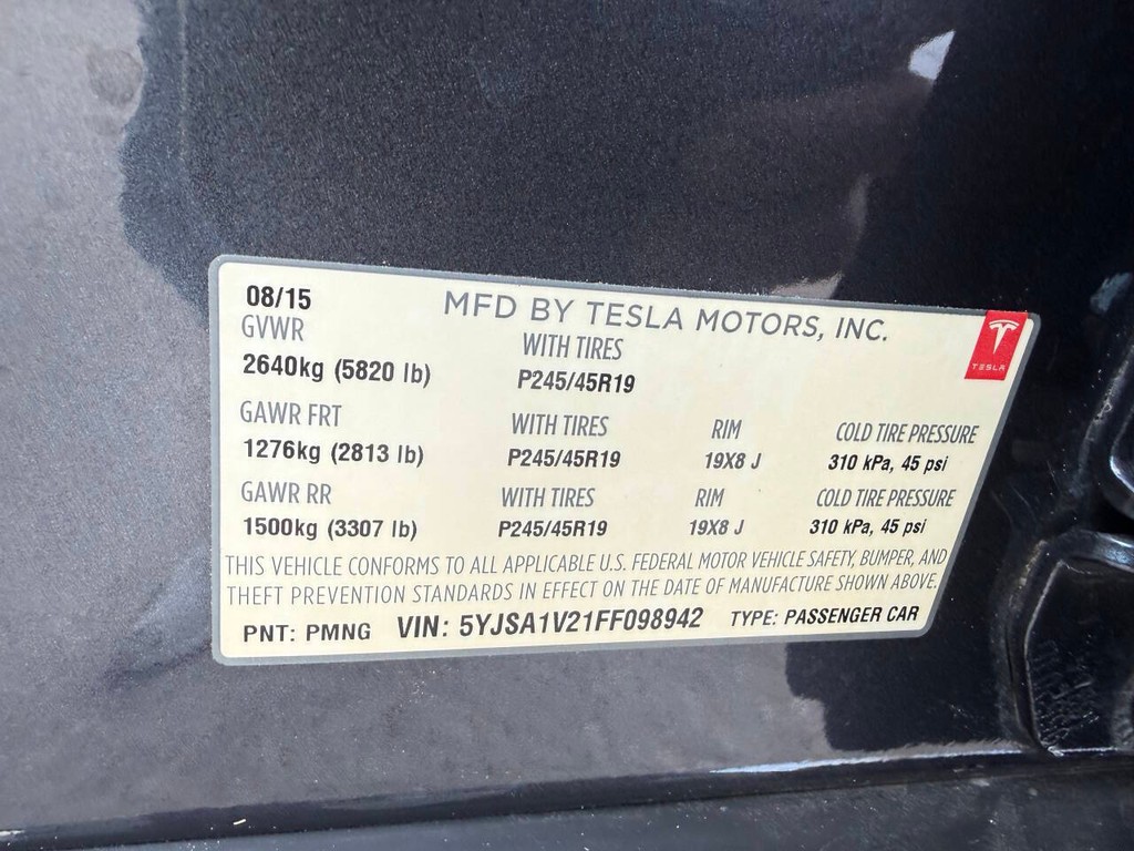 Tesla Model S Vehicle Full-screen Gallery Image 33