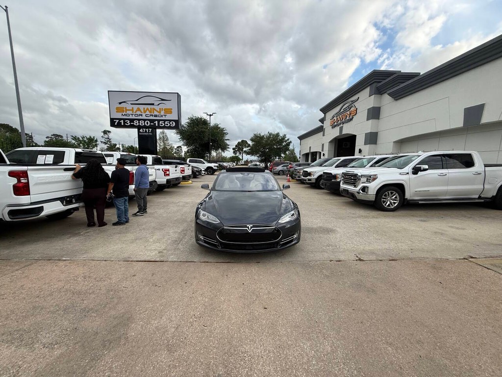 Tesla Model S Vehicle Full-screen Gallery Image 41