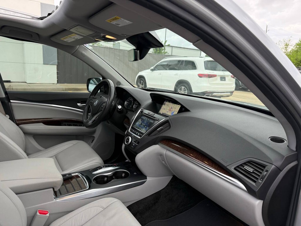 Acura MDX Vehicle Full-screen Gallery Image 09