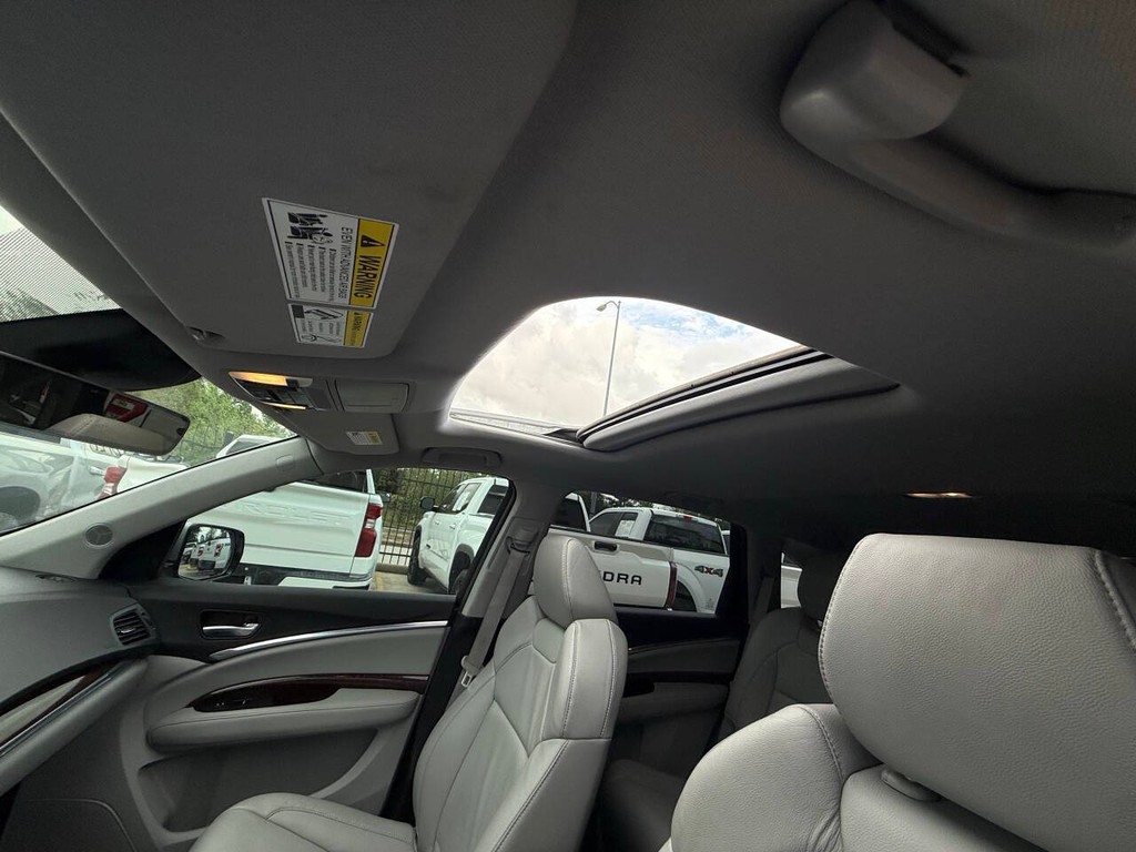 Acura MDX Vehicle Full-screen Gallery Image 36