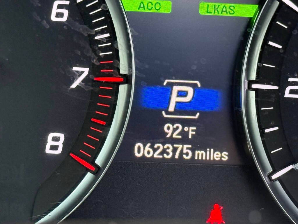 Acura MDX Vehicle Full-screen Gallery Image 38