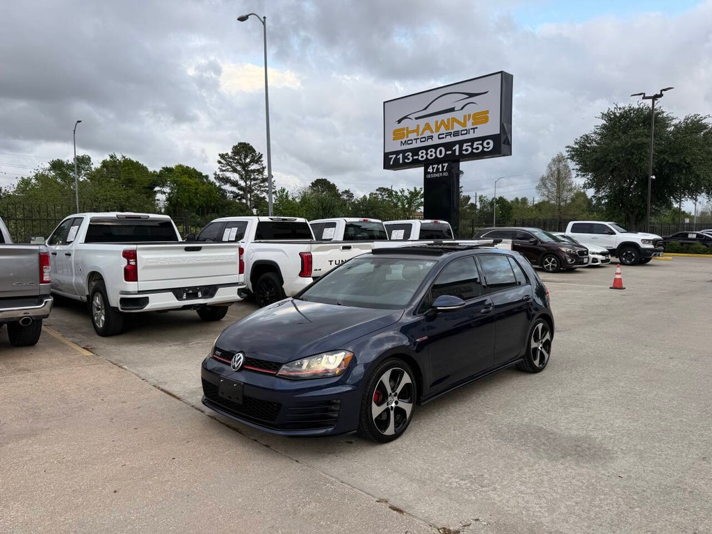 Volkswagen Golf GTI Vehicle Full-screen Gallery Image 40