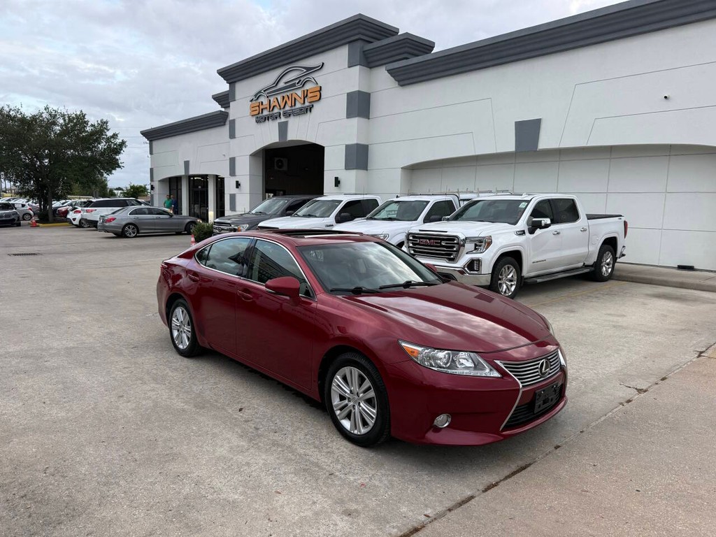 Lexus ES 350 Vehicle Full-screen Gallery Image 02