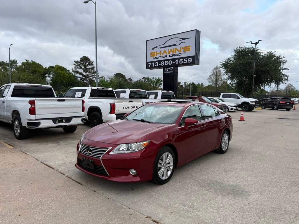 Lexus ES 350 Vehicle Full-screen Gallery Image 03