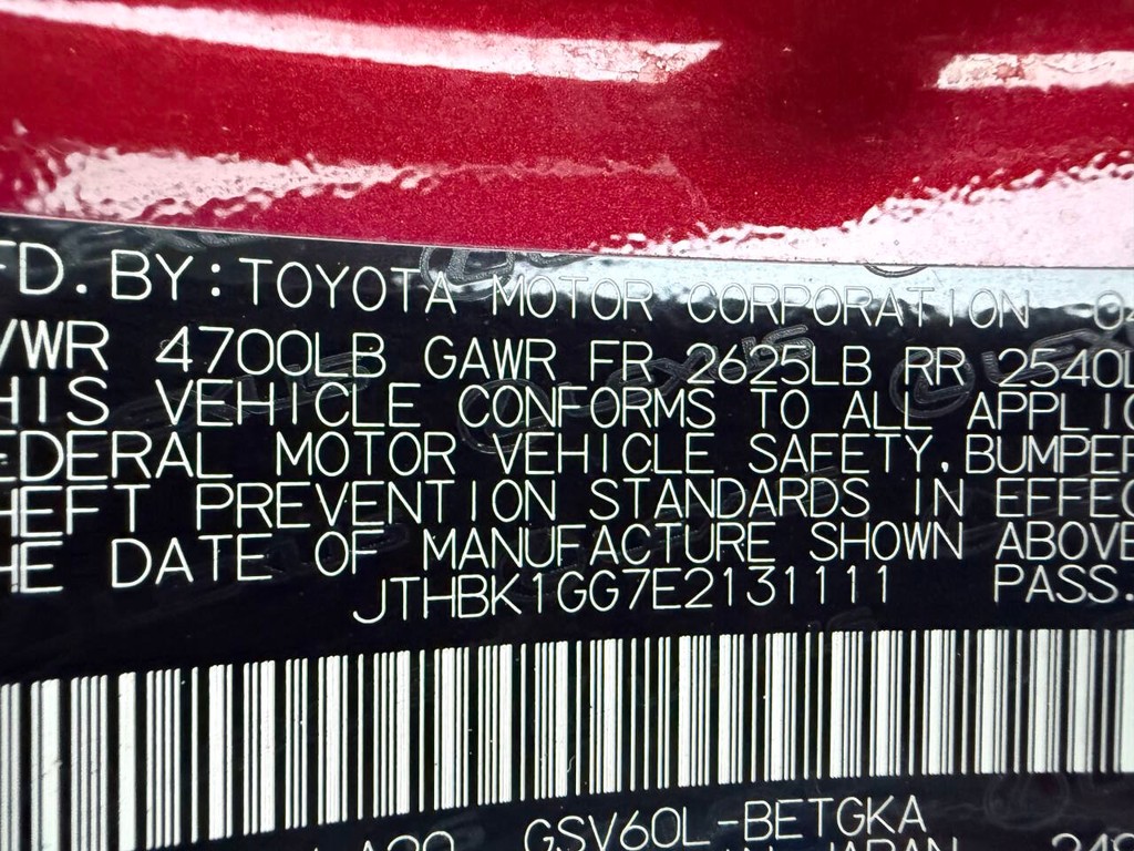 Lexus ES 350 Vehicle Full-screen Gallery Image 34