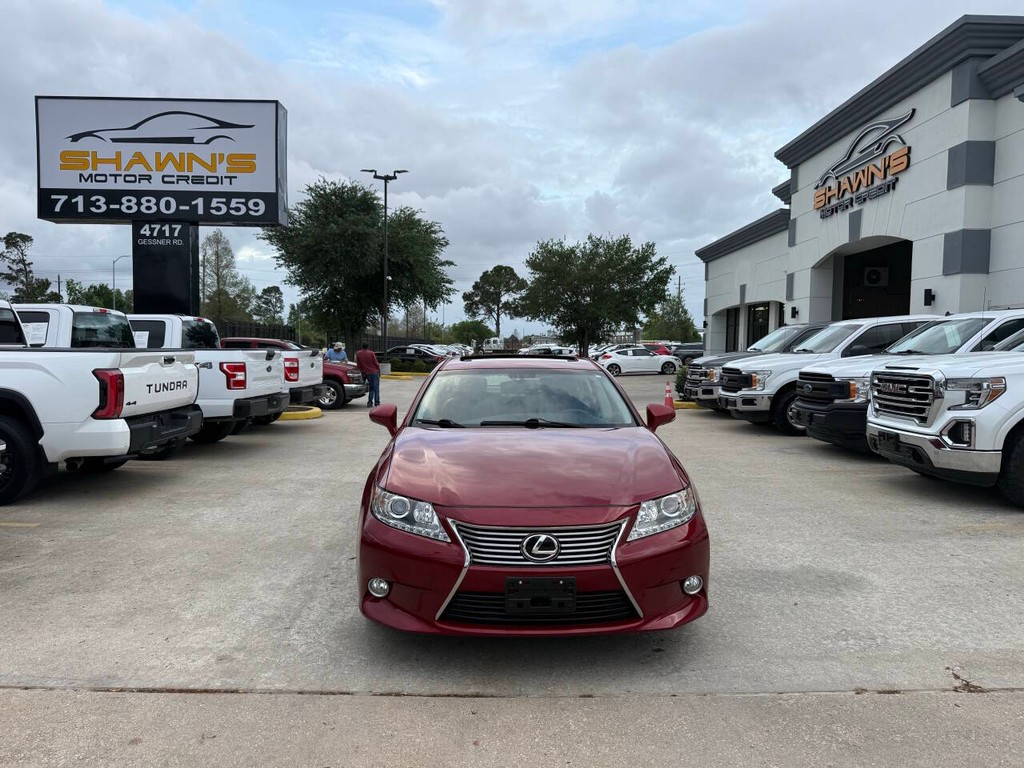 Lexus ES 350 Vehicle Full-screen Gallery Image 40