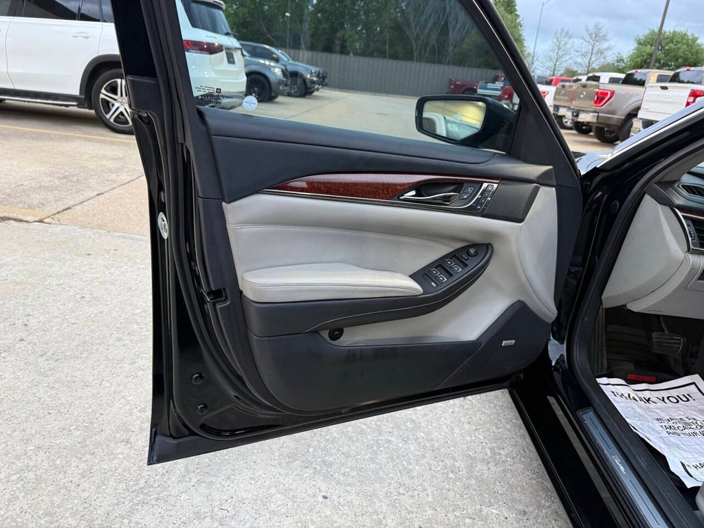 Cadillac CTS Vehicle Full-screen Gallery Image 08