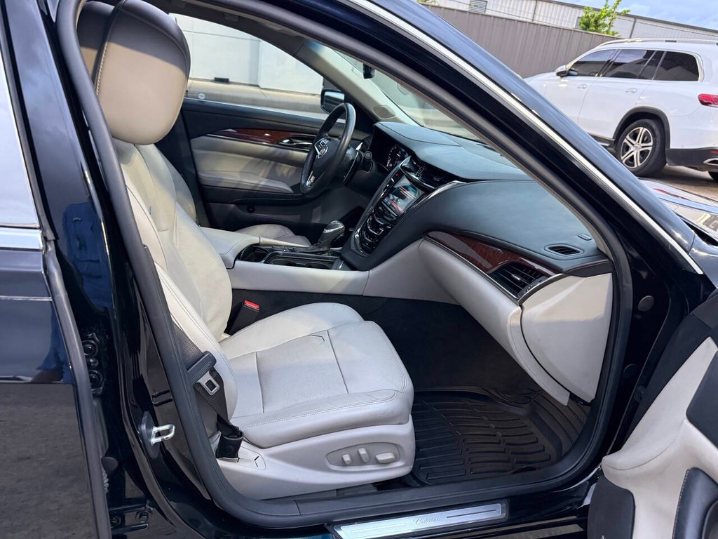 Cadillac CTS Vehicle Full-screen Gallery Image 10