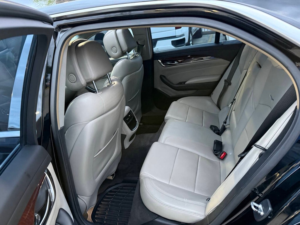 Cadillac CTS Vehicle Full-screen Gallery Image 13