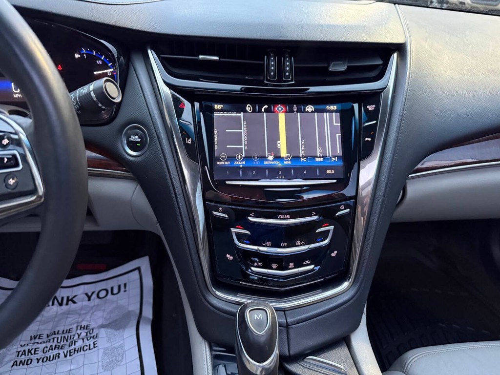 Cadillac CTS Vehicle Full-screen Gallery Image 24