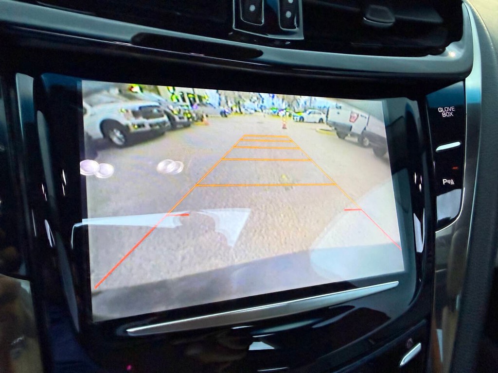 Cadillac CTS Vehicle Full-screen Gallery Image 26