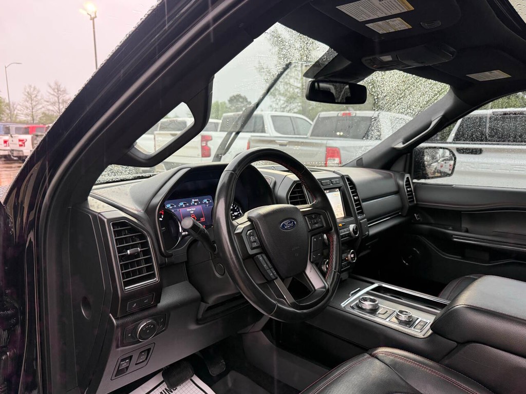 Ford Expedition Vehicle Full-screen Gallery Image 05