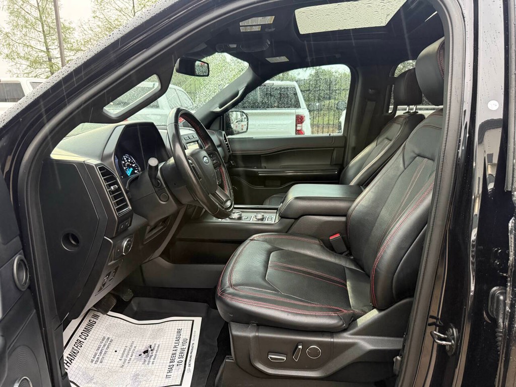 Ford Expedition Vehicle Full-screen Gallery Image 06