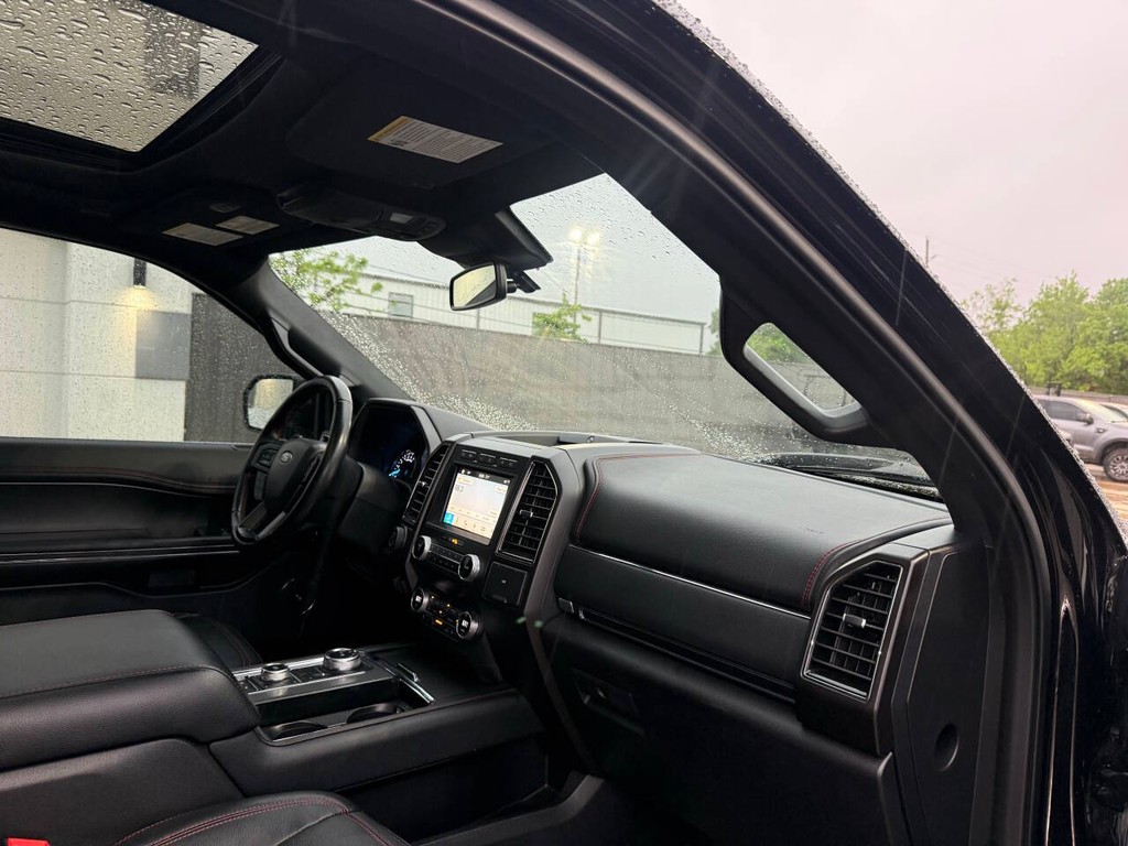 Ford Expedition Vehicle Full-screen Gallery Image 08