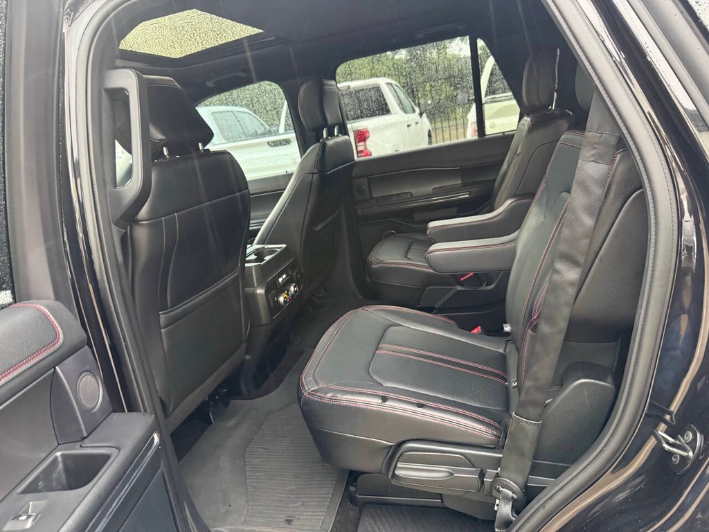 Ford Expedition Vehicle Full-screen Gallery Image 12